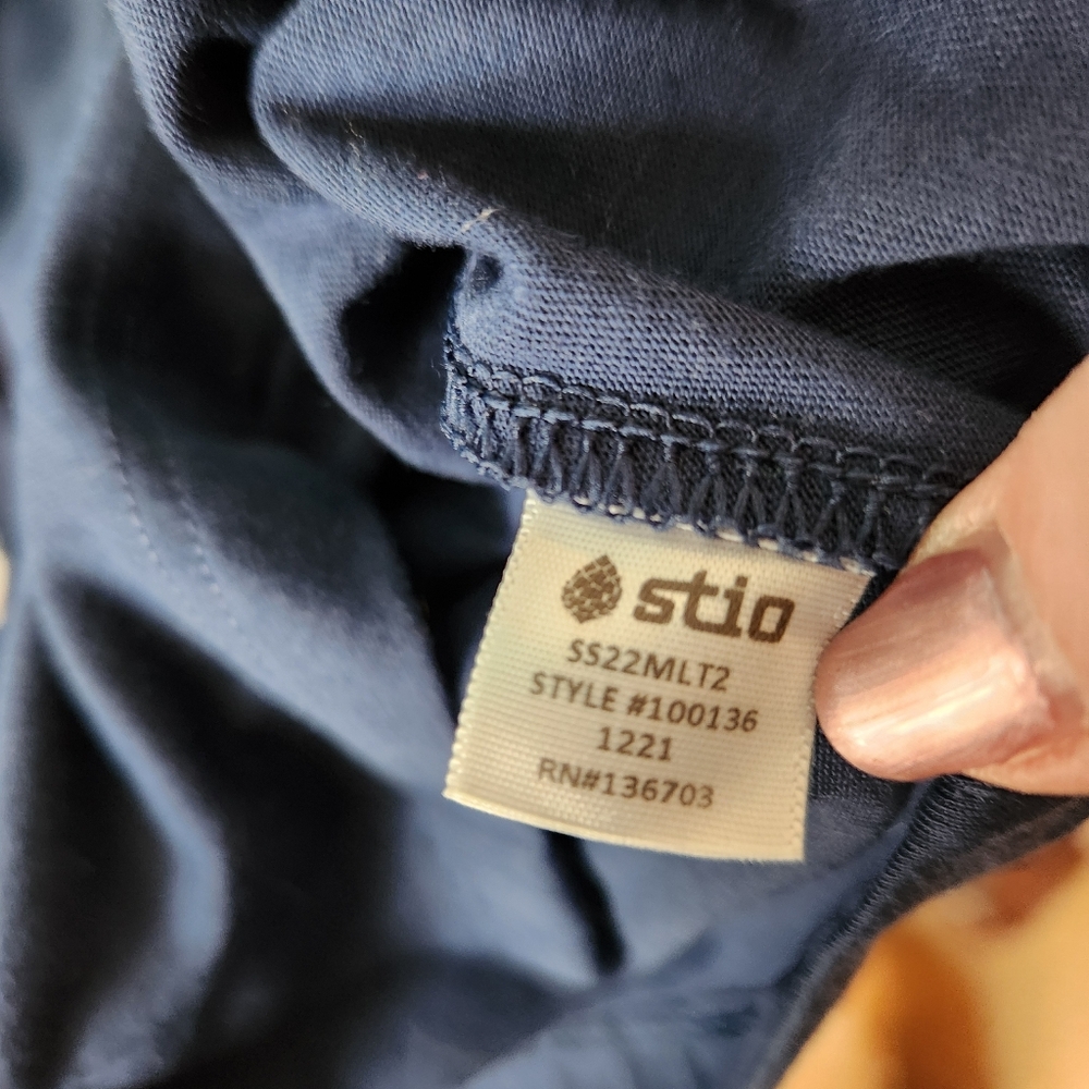 Stio Women's Divide Button-Up Tee w/ White Pineapple Logo & Roll-Tab Sleeves, S - Picture 7 of 7